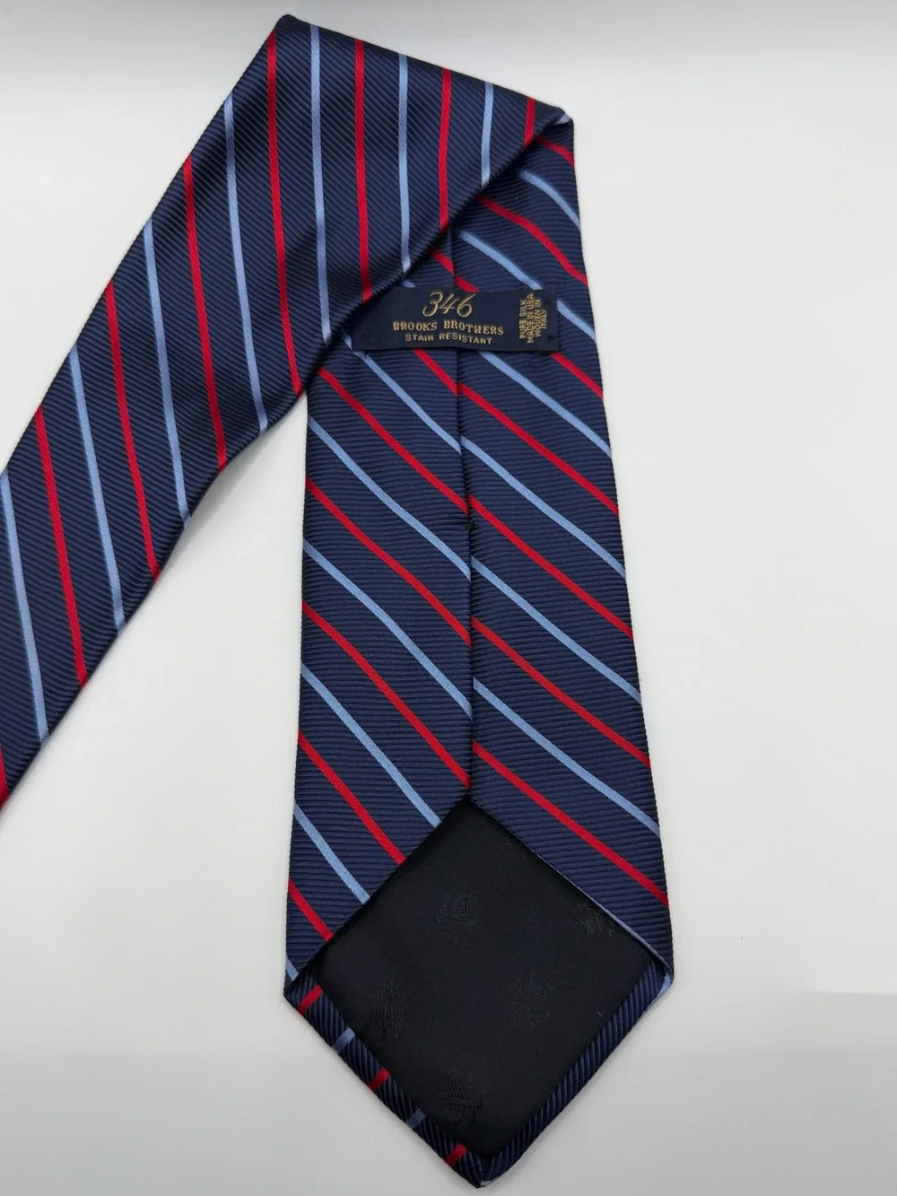 Brooks Brothers Men’s Stain Resistant Silk Navy Red Blue Diagonal‎ Stripe Tie